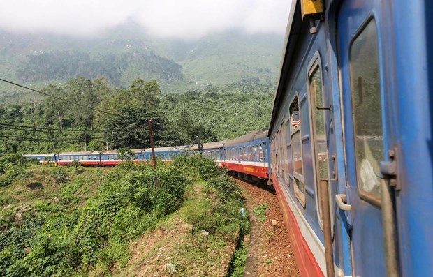 Vietnam Railway Corporation currently operates only one train on the Hanoi-Ho Chi Minh City route. (Photo: VNA)