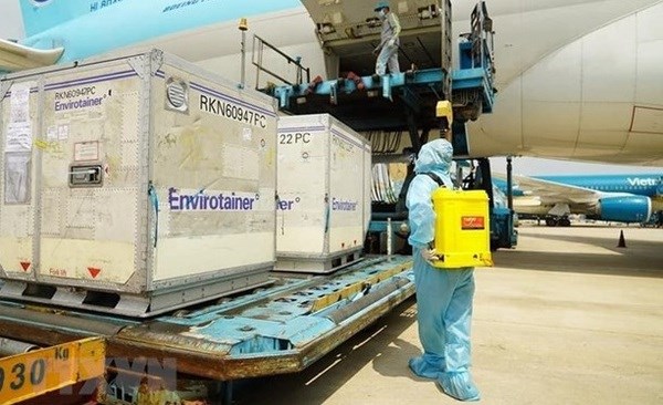 The first lot of AstraZeneca vaccine arrives in Vietnam (Photo: VNA)