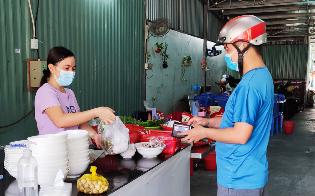 For districts of Duc Hoa, Ben Luc, Can Duoc, Can Giuoc, Chau Thanh and Tan An City, they only serve take-away sevice, not on-site service