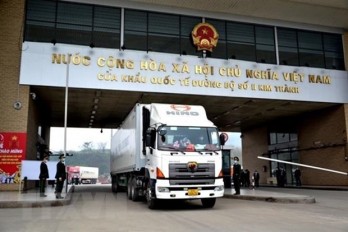 Import-export value via Lao Cai int’l border gate surges neatly 42 pct in H1