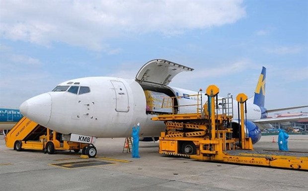 Vaccine containers at Noi Bai International Airport in Hanoi on July 7 morning. (Photo from the Ministry of Health)