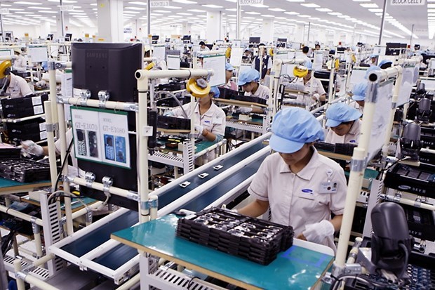 Mobile phones and spare parts register the biggest export value of 25.1 billion USD in the first half of 2021 (Photo: VNA)