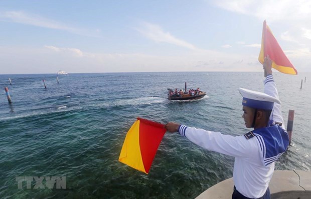 A Vietnamese naval soldier on Truong Sa (Photo: VNA)