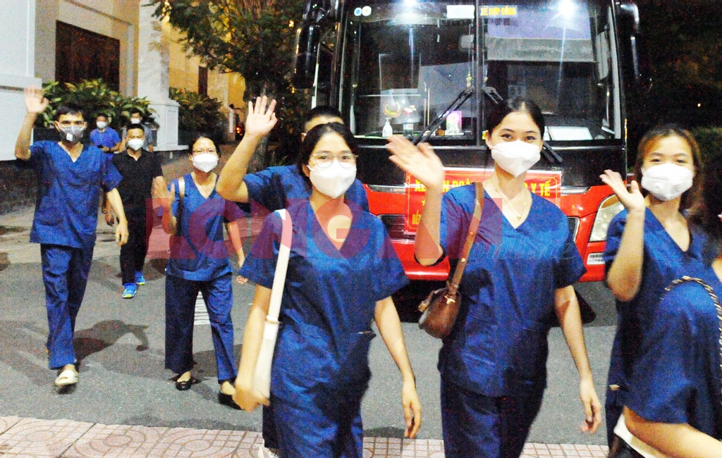 At 20:30, the medical delegation of Bac Giang province arrives in Long An