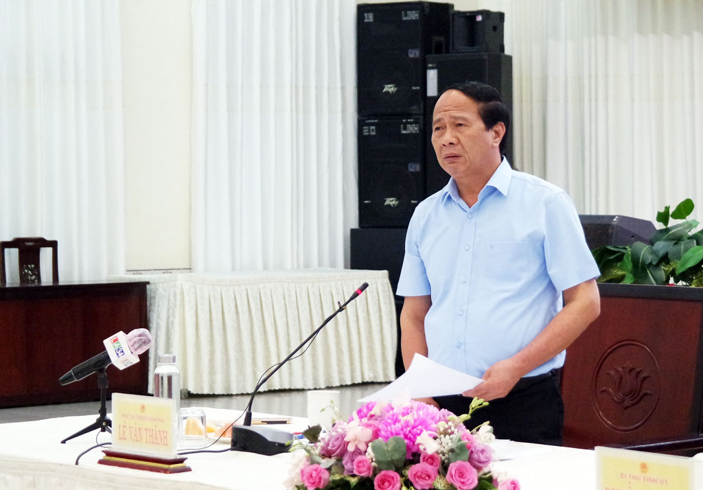 Deputy PM - Le Van Thanh acknowledged Long An's efforts in epidemic prevention over the past time