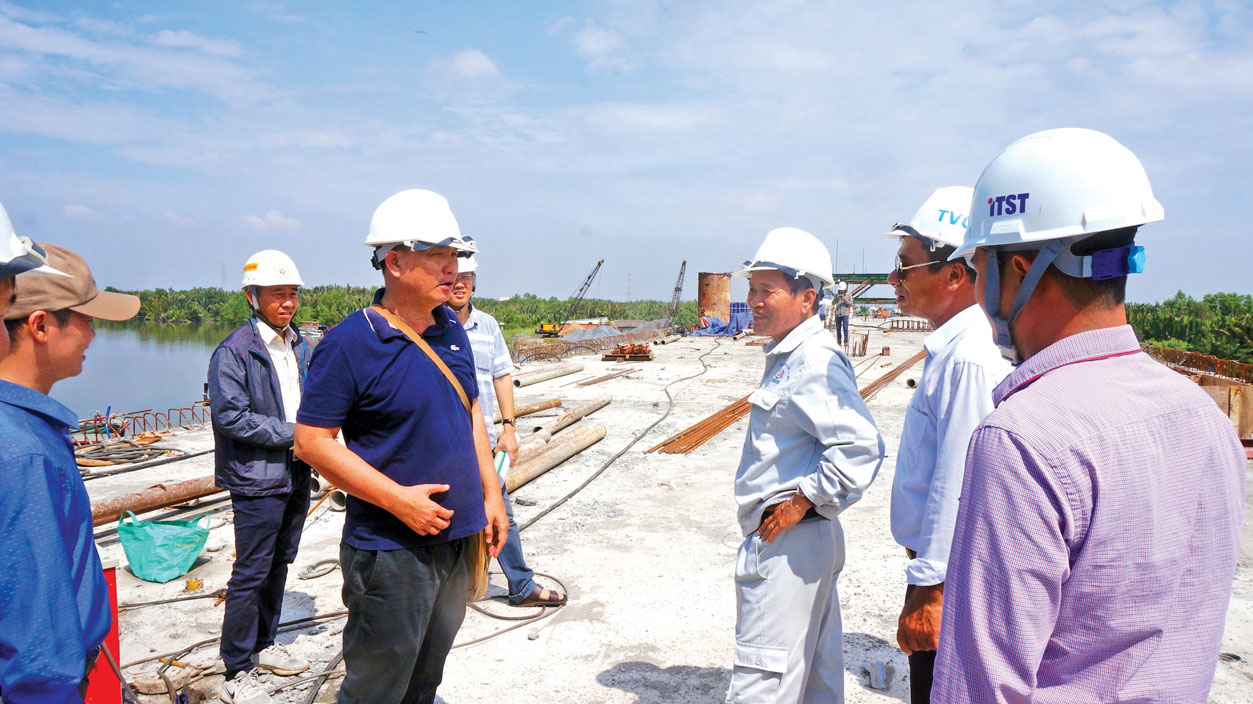 The functional sector inspects bridge construction works