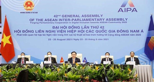 The Vietnamese delegation to the 42nd AIPA General Assembly (Photo: VNA)