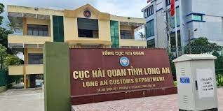 Long An Customs Department receives, processes and returns customs clearance results from 1-3 seconds