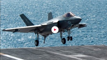 Cận cảnh hoạt động của tiêm kích tàng hình F-35C đầu tiên trên tàu sân bay Mỹ