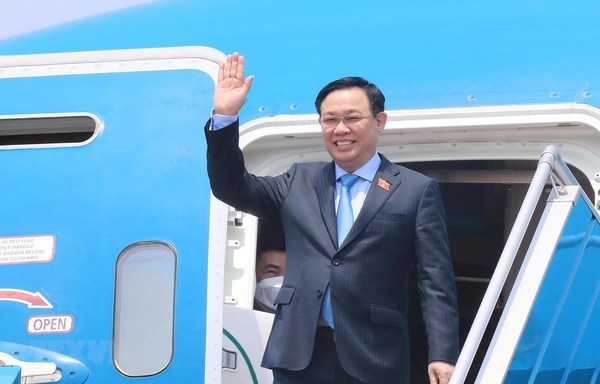 National Assembly Chairman Vuong Dinh Hue at Noi Bai International Airport (Photo: VNA) 