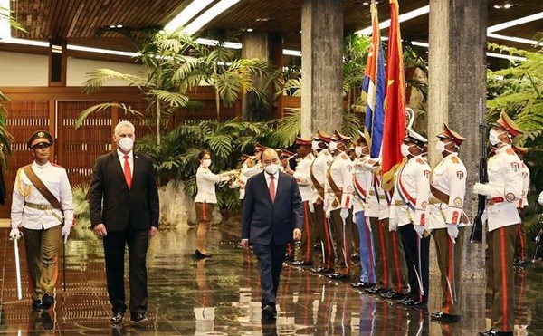 At the welcoming ceremony for President Nguyen Xuan Phuc in Havana. (Photo: VNA)