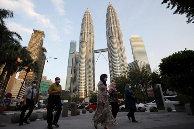 The World Bank has revised Malaysia’s economic growth projection to 3.3 percent in 2021, while forecasting a higher economic growth of 5.8 percent in 2022 and 4.5 percent in 2023 for Malaysia.