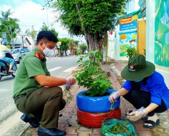 Góp sức xây dựng nông thôn mới, đô thị văn minh