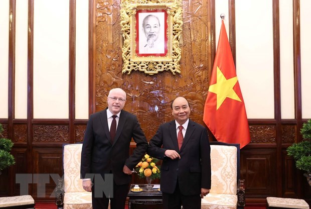 President Nguyen Xuan Phuc receives Ambassador of Finland Keijo Ensio Norvanto (L). (Photo: VNA) 