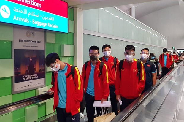 Vietnam’s national football team arrives in the UAE on October 1 after a 7-hour-long flight. (Photo: VFF)