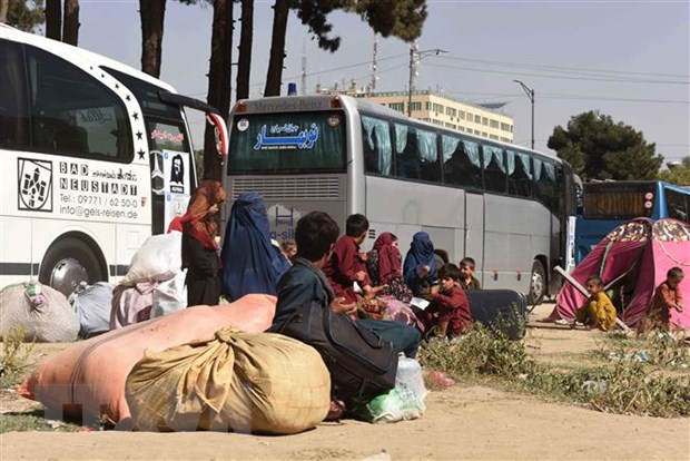 Người tị nạn chờ được quay trở về nhà tại Kabul, Afghanistan. (Ảnh: THX/TTXVN)