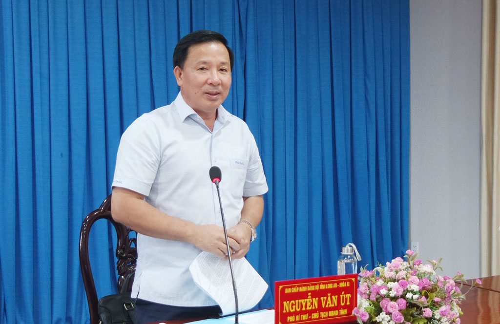 Chairman of the Provincial People's Committee - Nguyen Van Ut praises the efforts of Tan An City in carrying out the task of socio-economic development over the past time