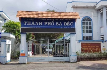 Thêm 1 nam giáo viên lộ ảnh nhạy cảm lúc dạy trực tuyến