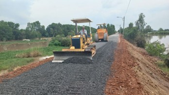 Tập trung hoàn thiện kết nối giao thông nông thôn