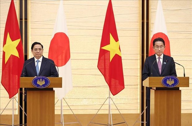 Prime Minister Pham Minh Chinh and Prime Minister Kishida Fumio at their press conference after the talks (Photo: VNA)