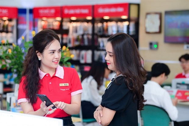 Viettel Store system has been one of the retail chains with the highest sales in the high-end segment in the market. (Photo courtesy of Viettel)