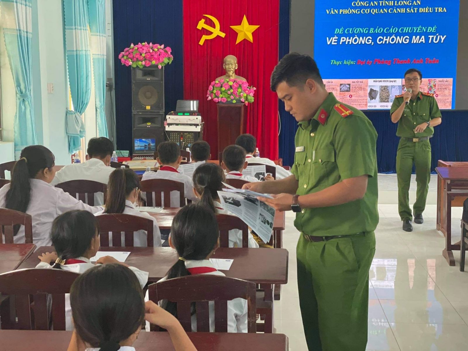 Tuyên truyền cho học sinh về phòng, chống ma túy (Ảnh tư liệu)