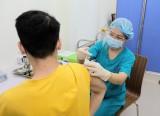 Trưa 7/12: Cả nước đã tiêm gần 128,8 triệu liều vaccine phòng COVID-19; TP.HCM dự kiến tiêm mũi bổ sung từ ngày 10/12