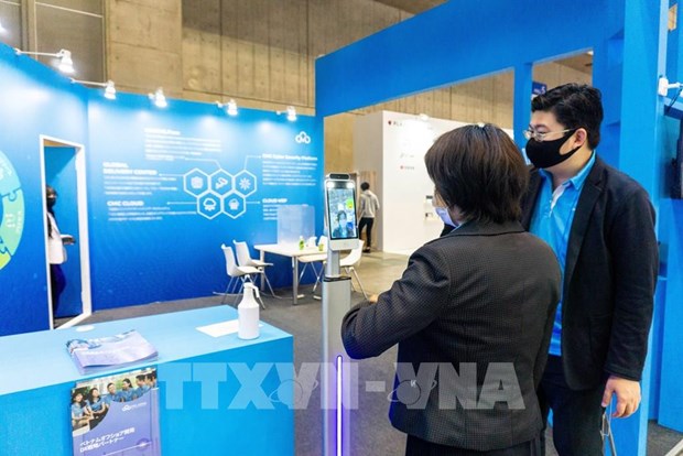 Visitors at the IT Week Japan 2021 (Photo: VNA)