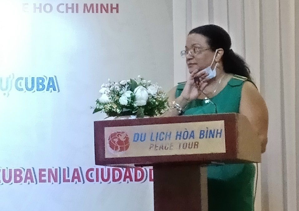 Cuban Consul General in Ho Chi Minh City – Indira Lopez Arguelles speaks at the farewell  meeting