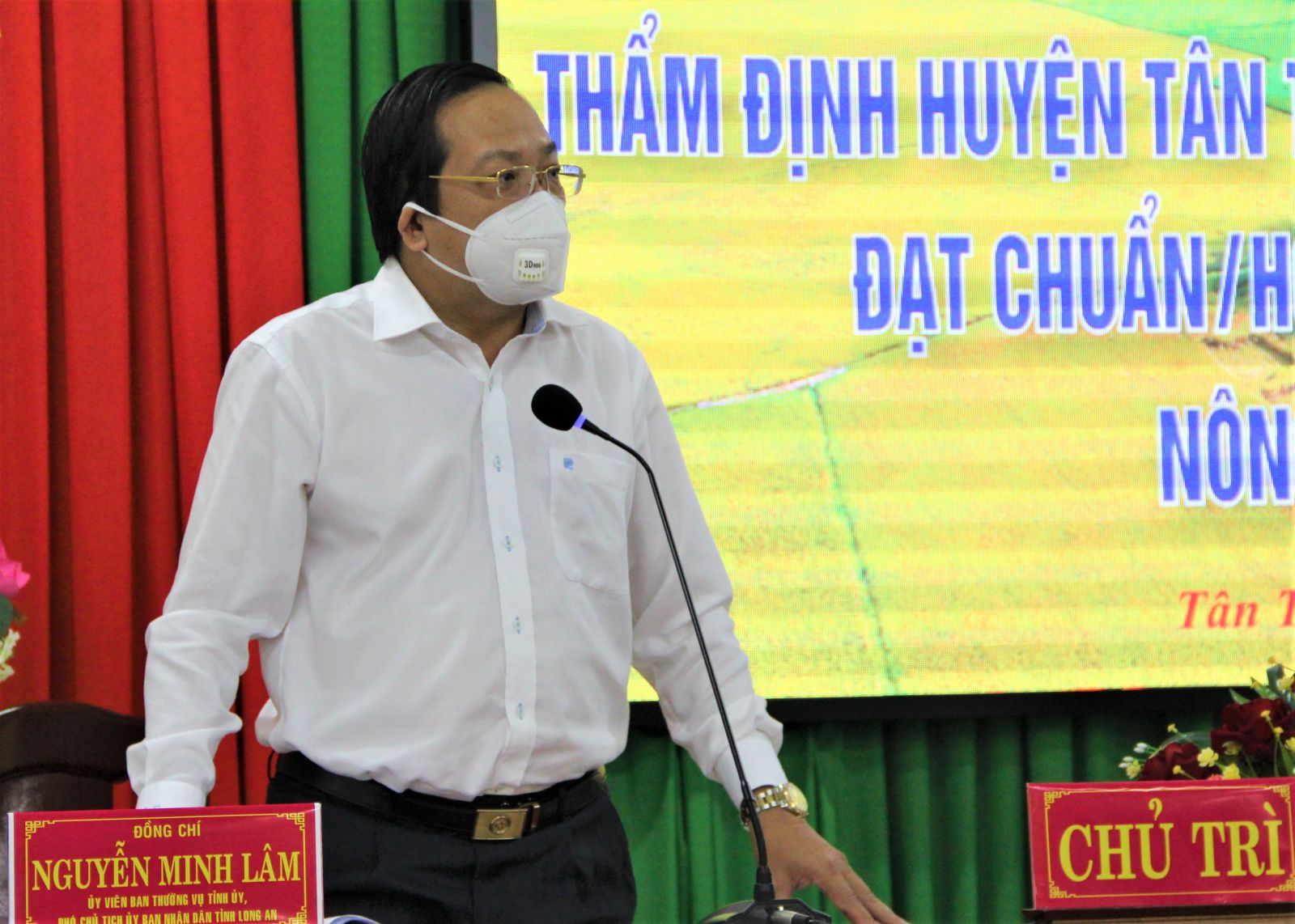 Vice Chairman of the Provincial People's Committee - Nguyen Minh Lam speaks at the appraisal session