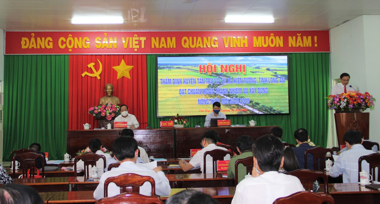 Conference on appraisal of new-style rural construction results in Kien Tuong town and Tan Tru district