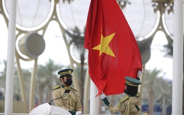 flag-raising ceremony at the opening of the Vietnam National Day at World Expo 2020 Dubai (Photo: VNA)