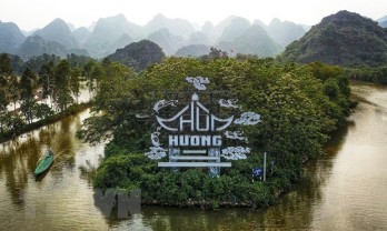 A trip to Huong Son landscape complex - the land of Buddha