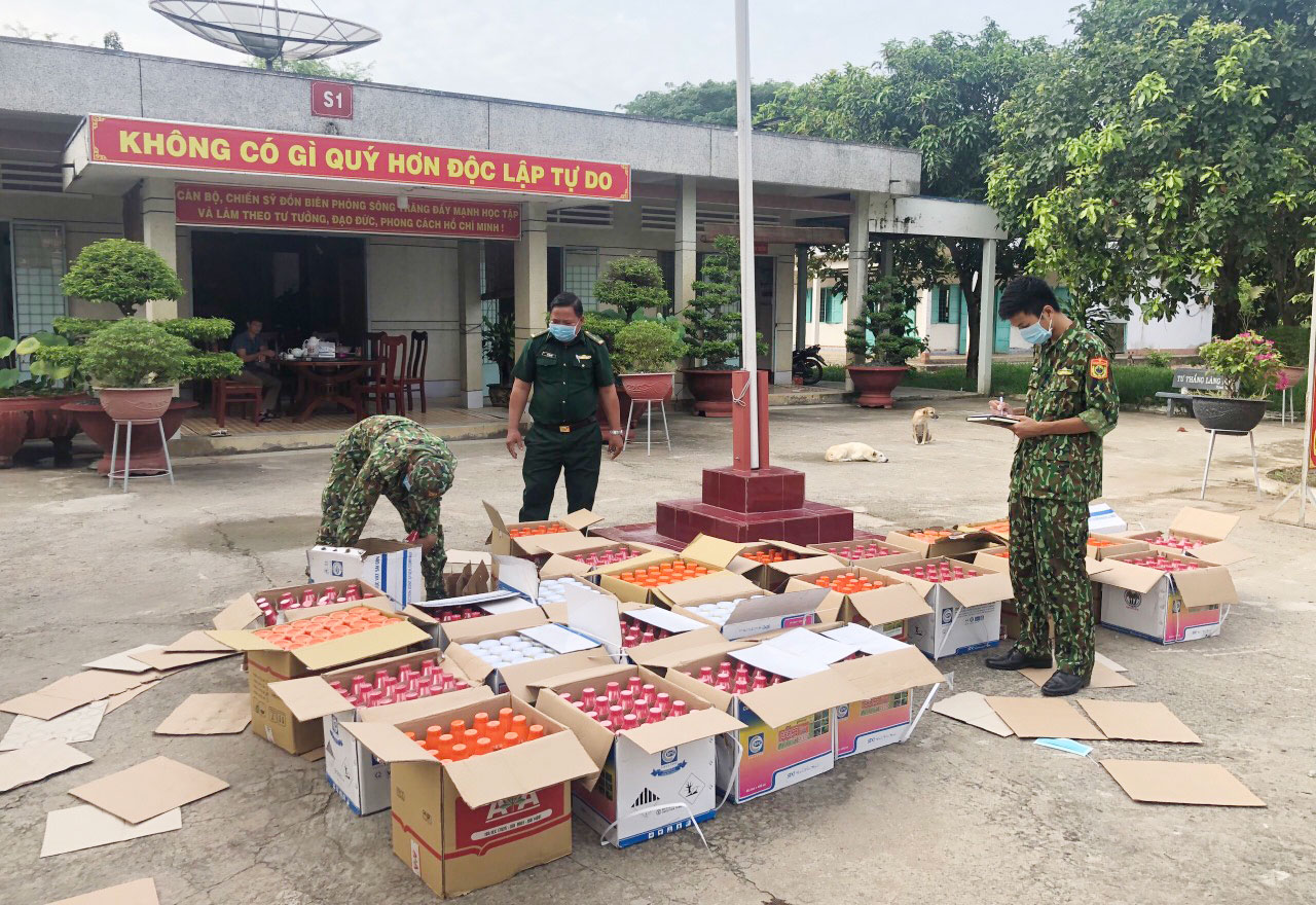 Đồn Biên phòng Sông Trăng bắt giữ buôn lậu