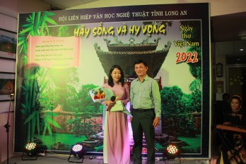 Long An tổ chức Đêm thơ Nguyên tiêu Hãy sống và hy Vọng