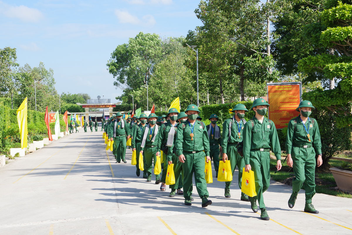 Chiến sĩ mới đặt chân vào đơn vị Tiểu đoàn 1, Trung đoàn 738, Bộ Chỉ huy Quân sự tỉnh