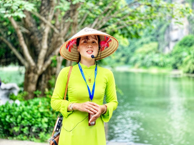 Nghề hướng dẫn viên giống như 'làm dâu trăm họ.' (Ảnh minh họa: M.Mai/Vietnam+)