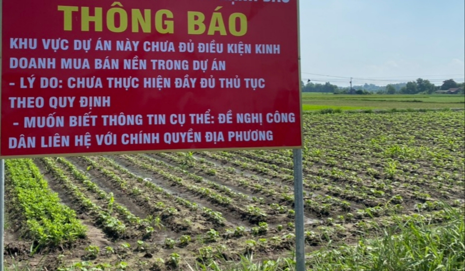 Cắm bảng cảnh báo dự án chưa đủ điều kiện mua, bán