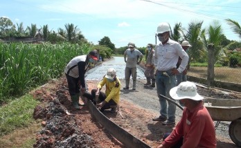 Nông dân Đức Hòa chung sức xây dựng nông thôn mới