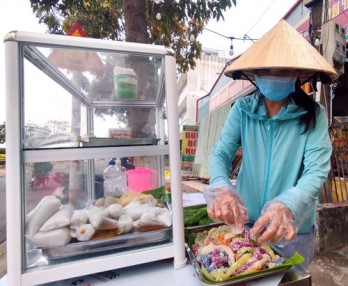 Khi người trẻ 'giữ hồn' bánh quê