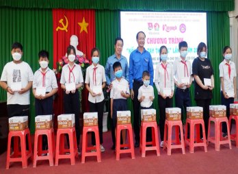 'Nối vòng tay thương' chăm lo trẻ em mồ côi