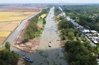 Bên những dòng kênh đào huyền thoại (Bài 2)