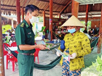 Đảng viên biên phòng học tập theo gương Bác