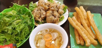 Nhờ bánh mì que, patê, bánh đa cua, sủi dìn,... Hải Phòng 'thu bộn'