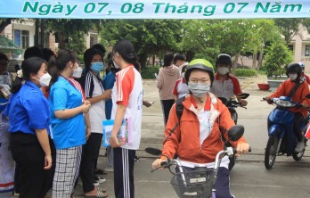 Thí sinh vắng chủ yếu là thí sinh tự do