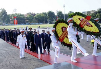 Lãnh đạo Đảng, Nhà nước dâng hương tưởng niệm các anh hùng liệt sỹ