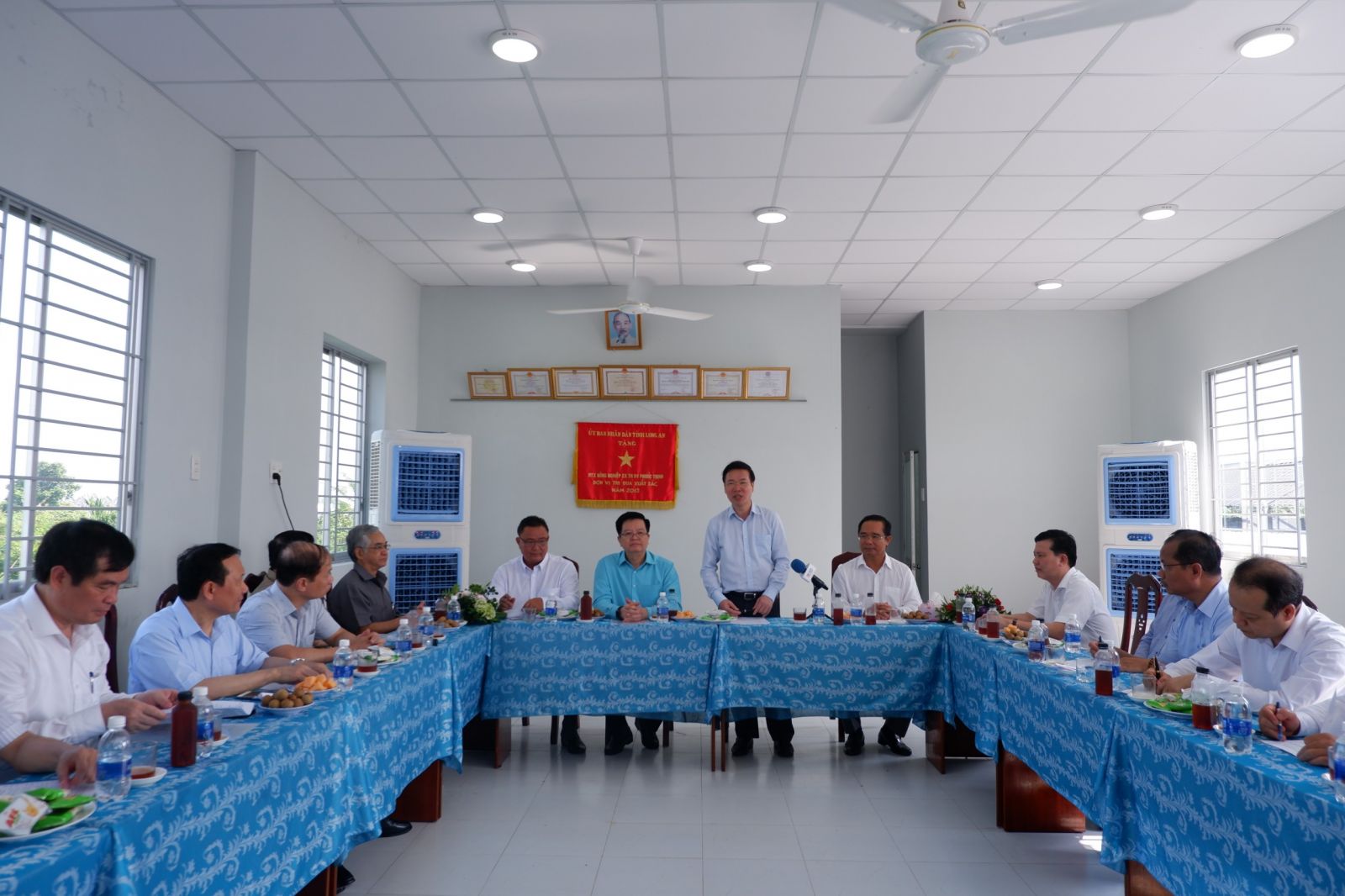 Delegation of central officials working at Phuoc Thinh agricultural production, trade and service cooperative