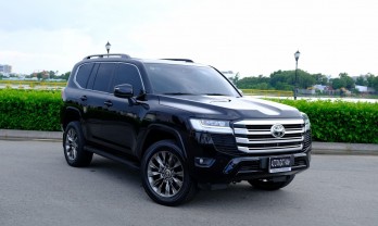 Toyota Land Cruiser 2022 chạy 'lướt' giá cao hơn xe mới tại Việt Nam