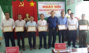 Phó Chủ tịch UBND tỉnh -  Nguyễn Minh Lâm dự Ngày hội toàn dân bảo vệ an ninh Tổ quốc tại thị xã Kiến Tường