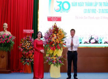 Thị trấn Tân Thạnh kỷ niệm 30 năm thành lập